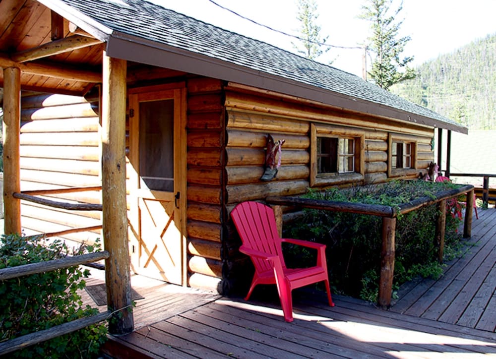 Deluxe Cabin, 2 Bedrooms, 2 Bathrooms (Cabin 9) photo 2