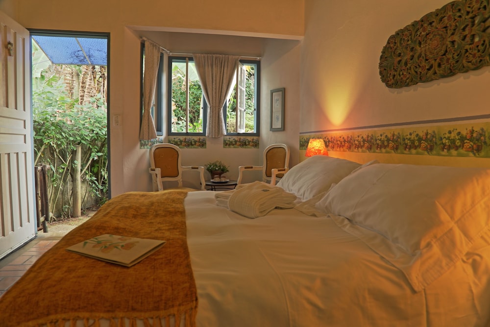 Comfort Chalet, 1 King Bed, Non Smoking, Garden View