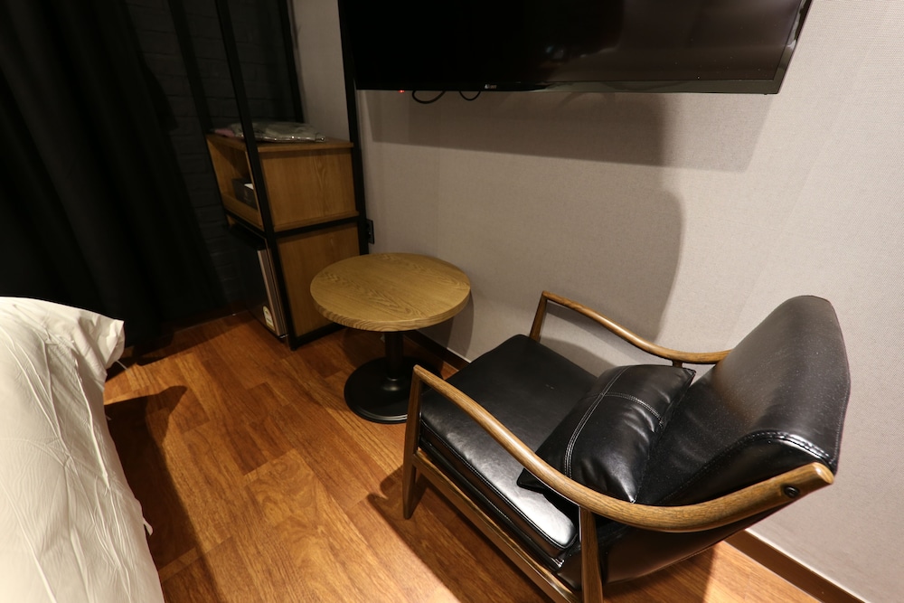Deluxe Room - Photo 19