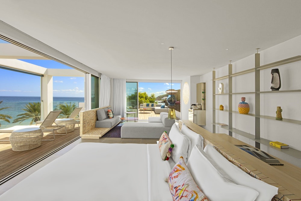 Suite, 1 King Bed, Sea View (Terrace)