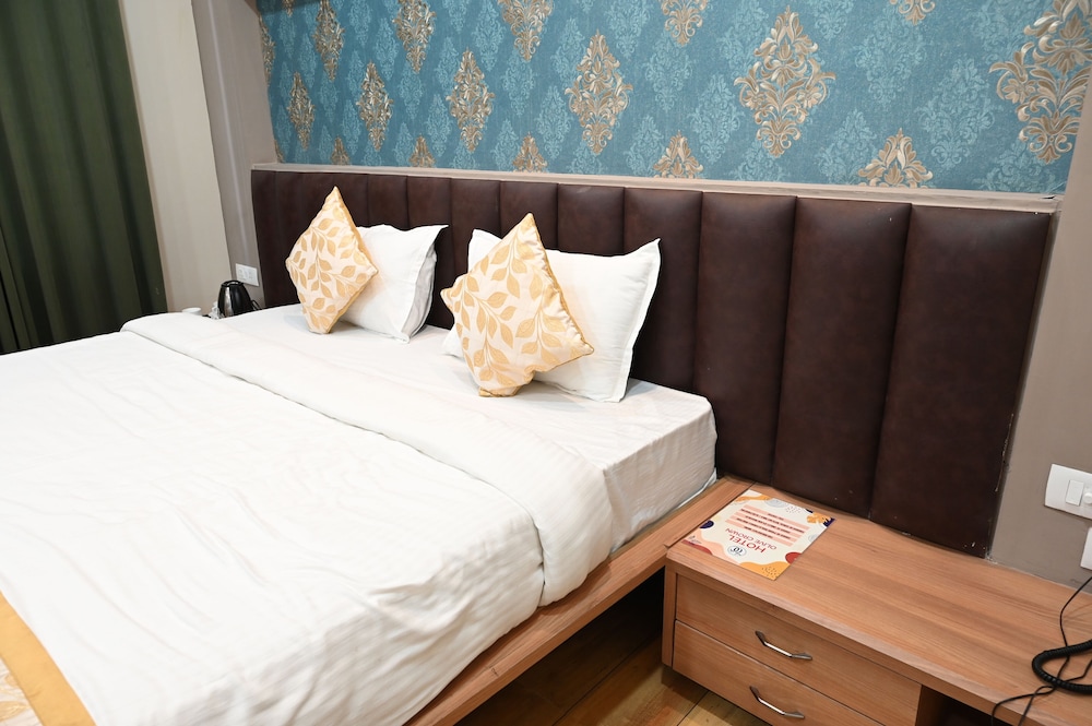 Deluxe Room - Photo 6