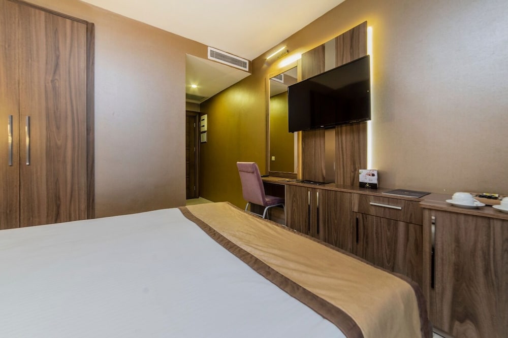 Standard Double or Twin Room photo 3