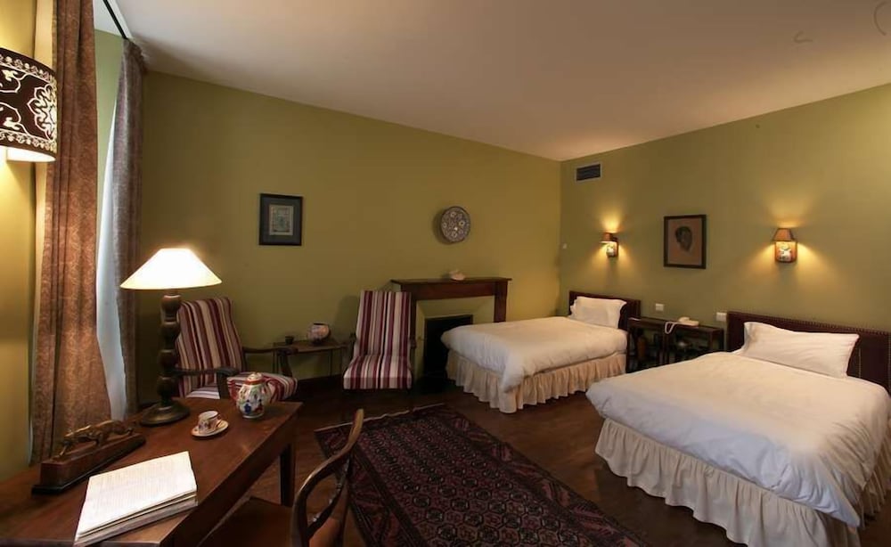 Standard Double Room - Photo 8