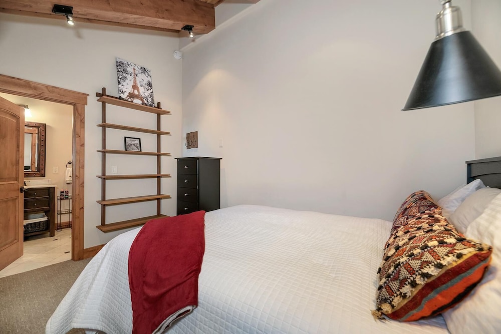 Condo, Multiple Beds, Lake View (MV32: Lakeland Village Luxury Condo W)