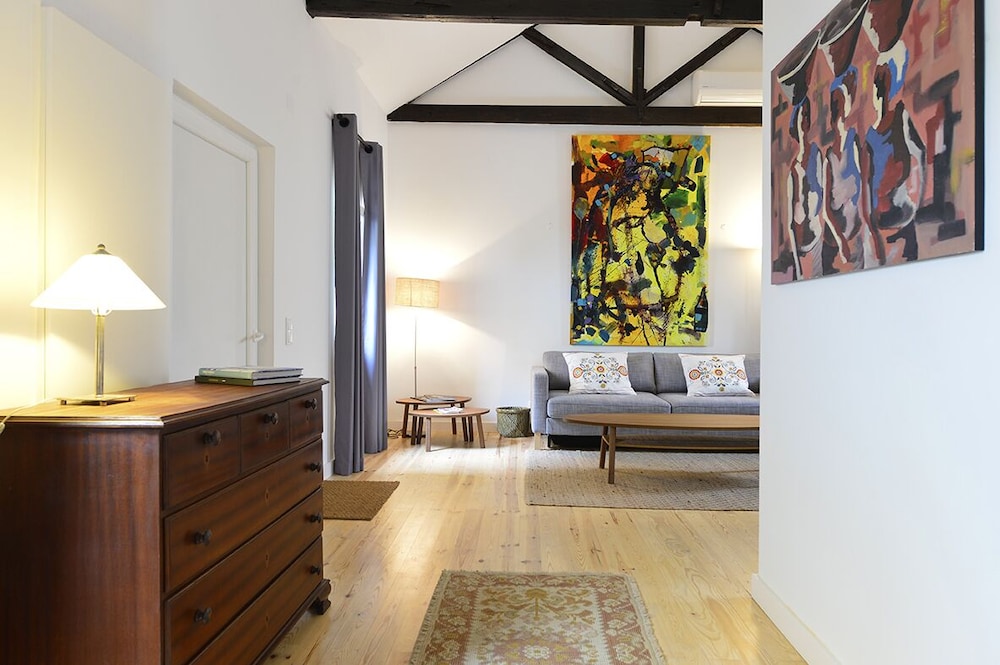 Deluxe Suite - Photo 16