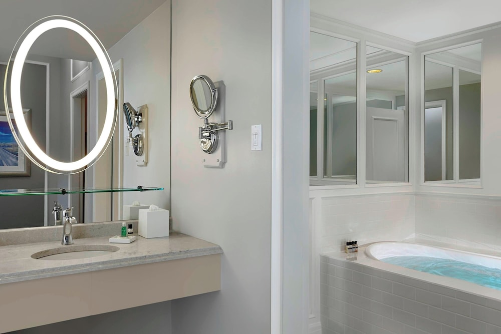 Suite, 1 Bedroom, Jetted Tub - Photo 7