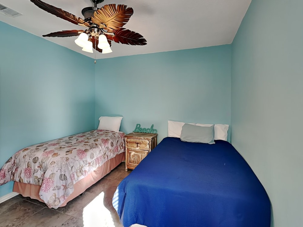 House, Multiple Beds, Patio (Vdr703) photo 2