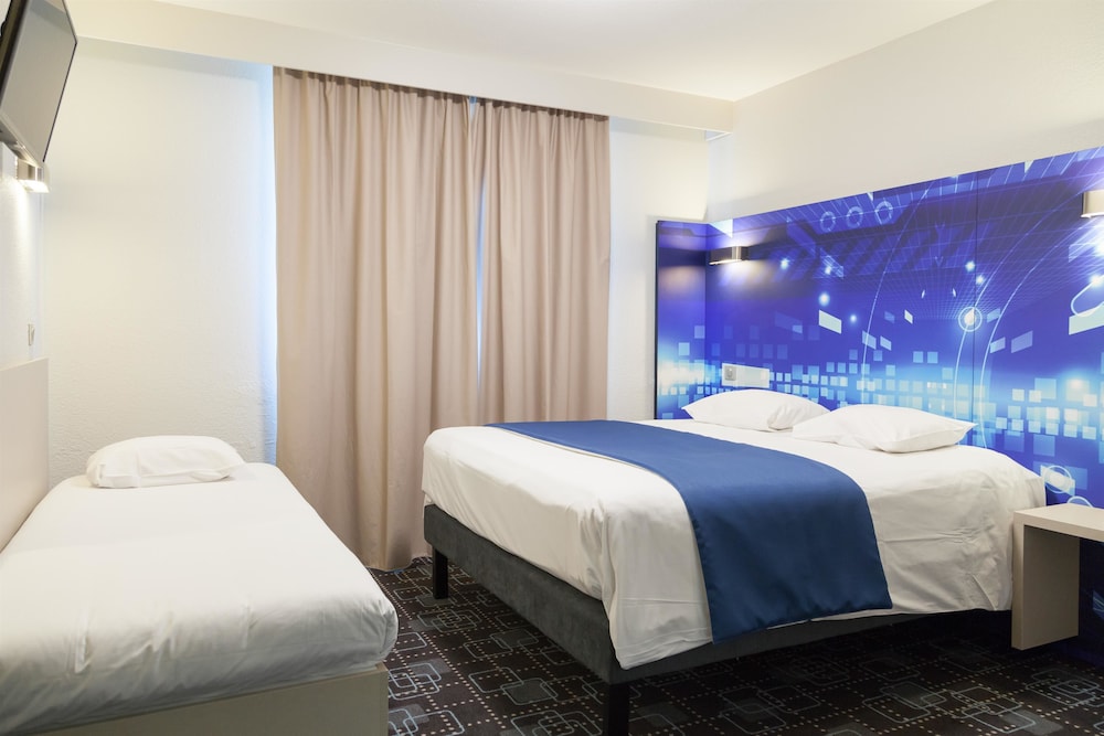Standard Room, Multiple Beds (Quintuple) photo 1