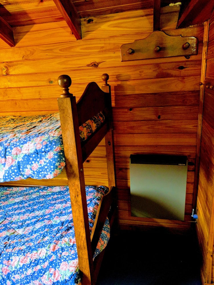 Cabin, 2 Bedrooms, Mountain View photo 2