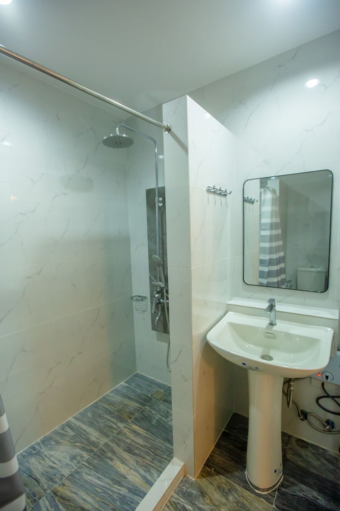Deluxe Room - Photo 7