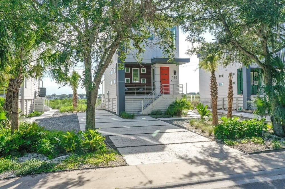 198 San Sebastian River House