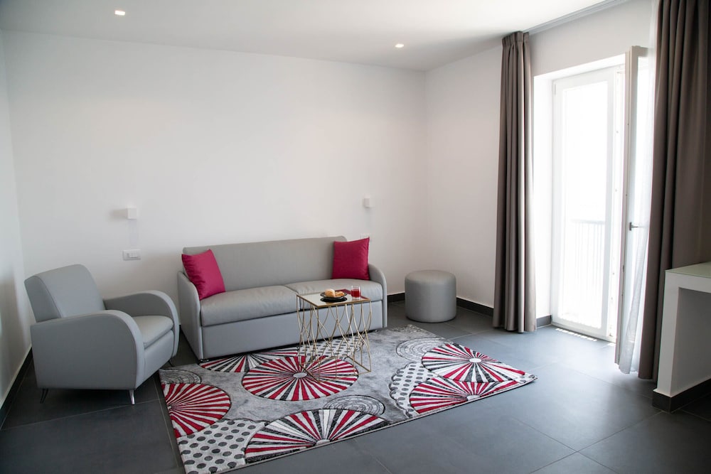Superior Double Room, Sea View - Photo 2