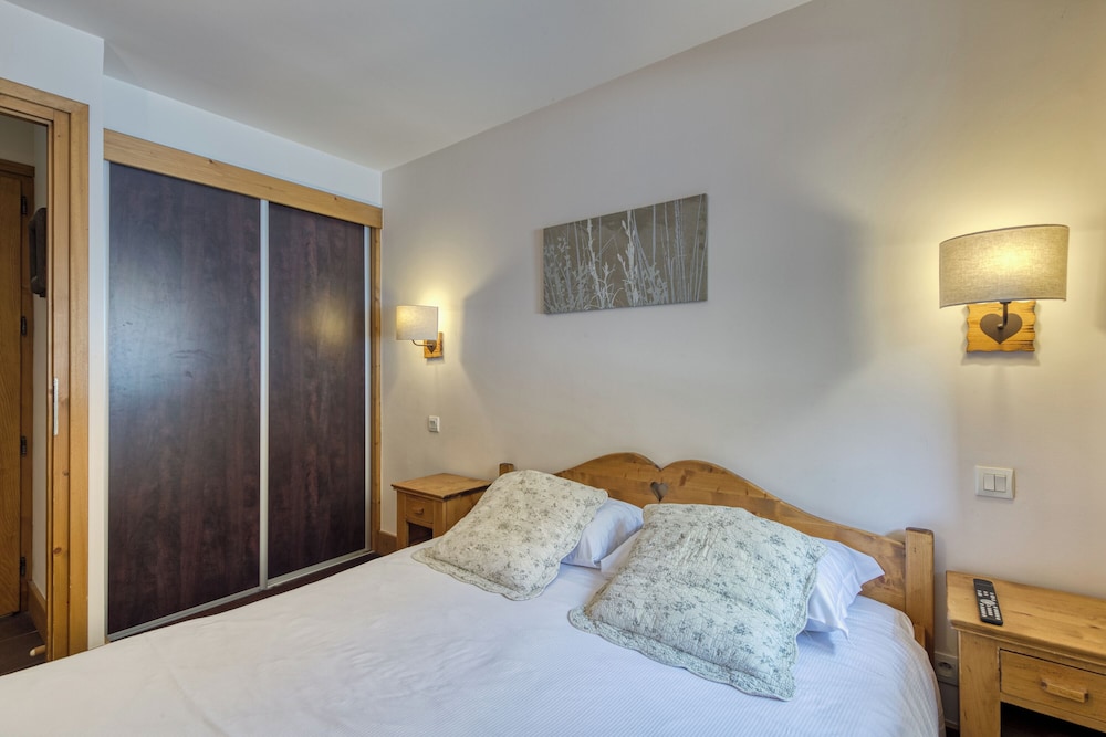 Family Apartment, Multiple Bedrooms (Vallorcine Loriaz 32 Ski In Ski Out) Family Apartment, Multiple Bedrooms (Vallorcine Loriaz 32 Ski In Ski Out)