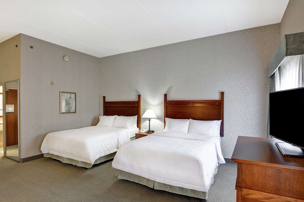Suite, Two Queen Beds, Non-Smoking - Photo 3