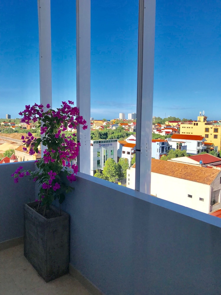 Panoramic Room, Balcony, City View photo 2