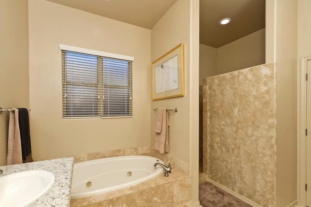Condo, 3 Bedrooms photo 2