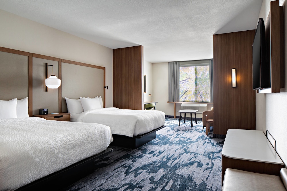 Suite, 2 Queen Beds (Hearing Accessible)