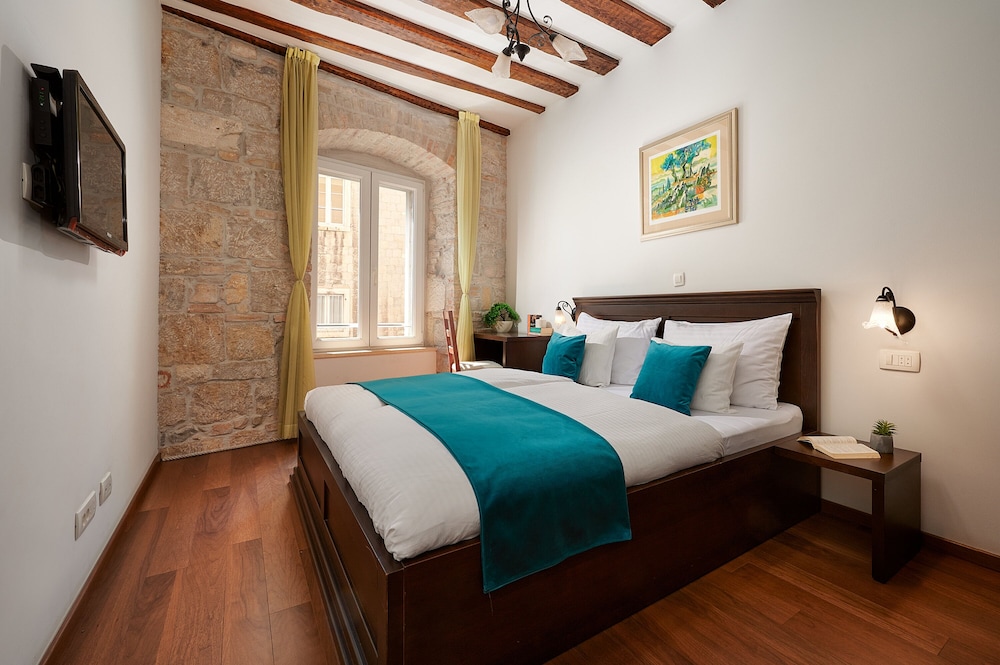 Standard Double Room - Photo 1