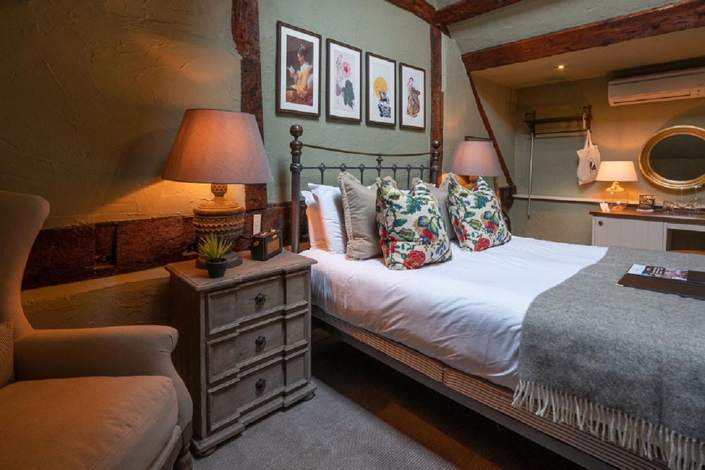 Superior Suite, Ensuite photo 2