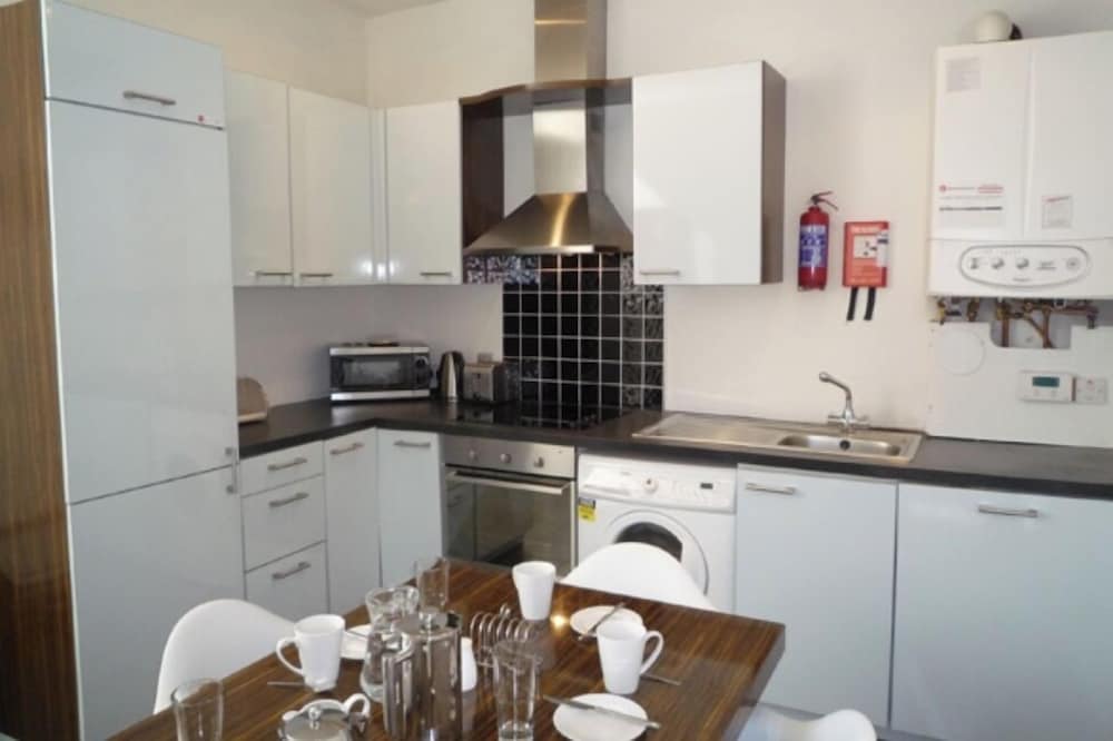 Castlemartyr Mews, 3 bedroom - Sleep 6 photo 3