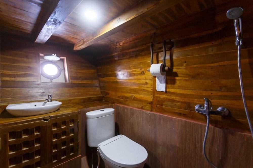 Cabin (9-12 Pax) photo 3