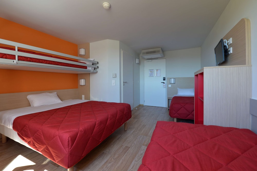 Room, Multiple Beds (Essentiel Plus) - Photo 2