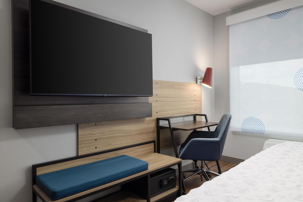 Room, 2 Queen Beds, Accessible (Hearing) photo 3
