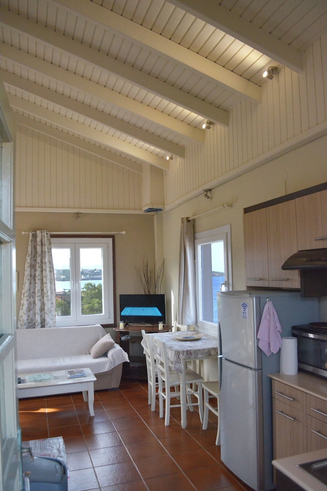 Executive Apartment, Sea View