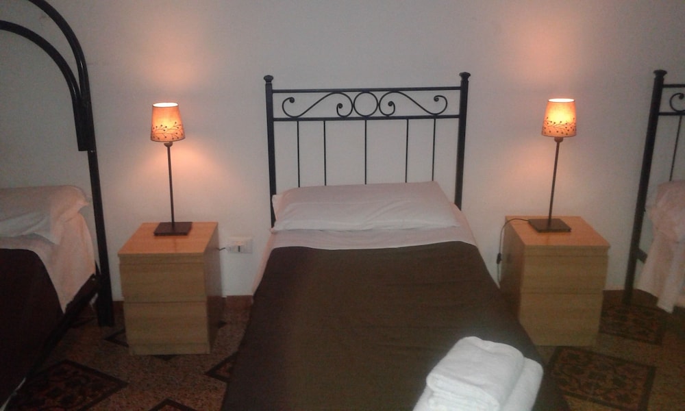 Shared Dormitory, Mixed Dorm (4 beds)