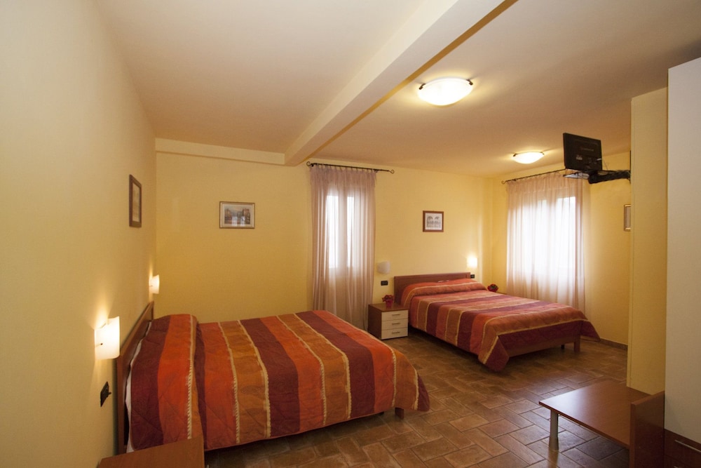Triple Room photo 3
