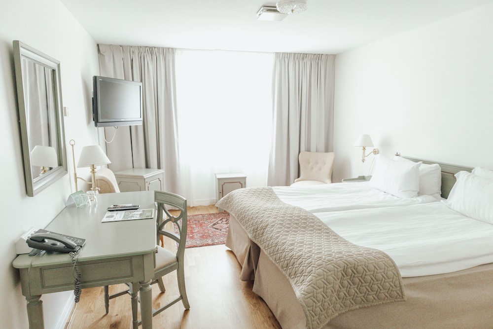 Standard Double or Twin Room photo 1
