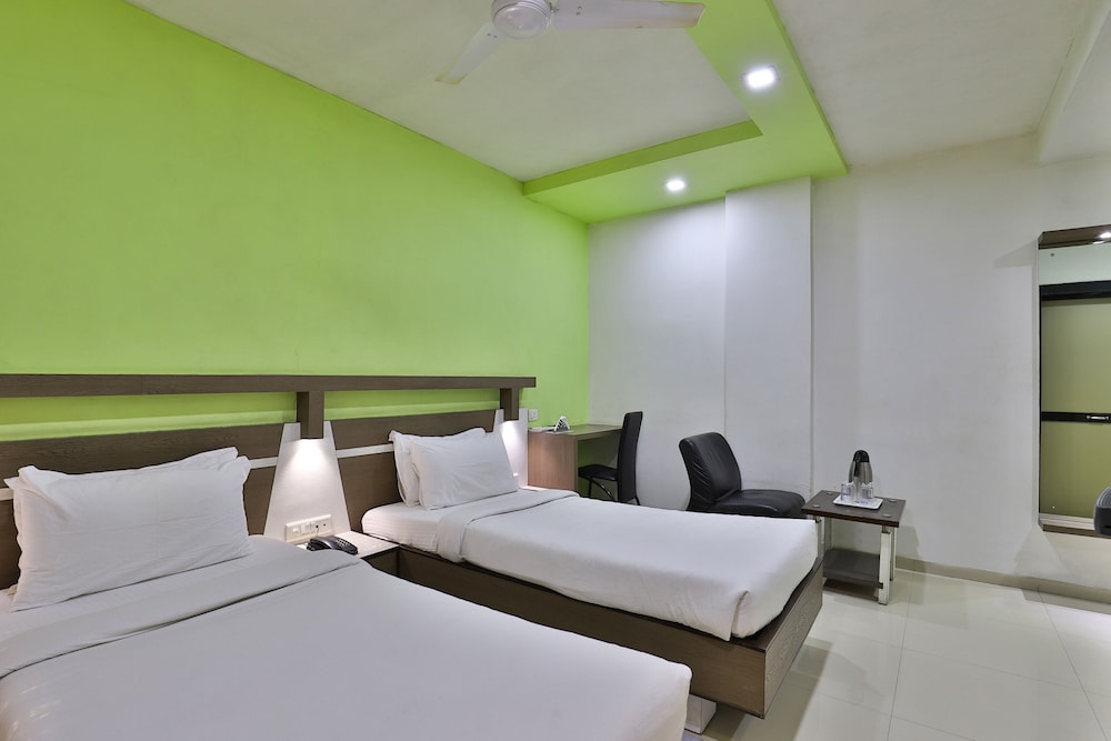 Royal Room - Photo 3