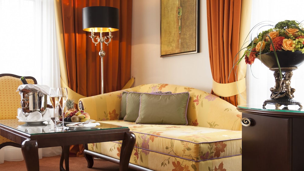 Deluxe Double Room - Photo 7