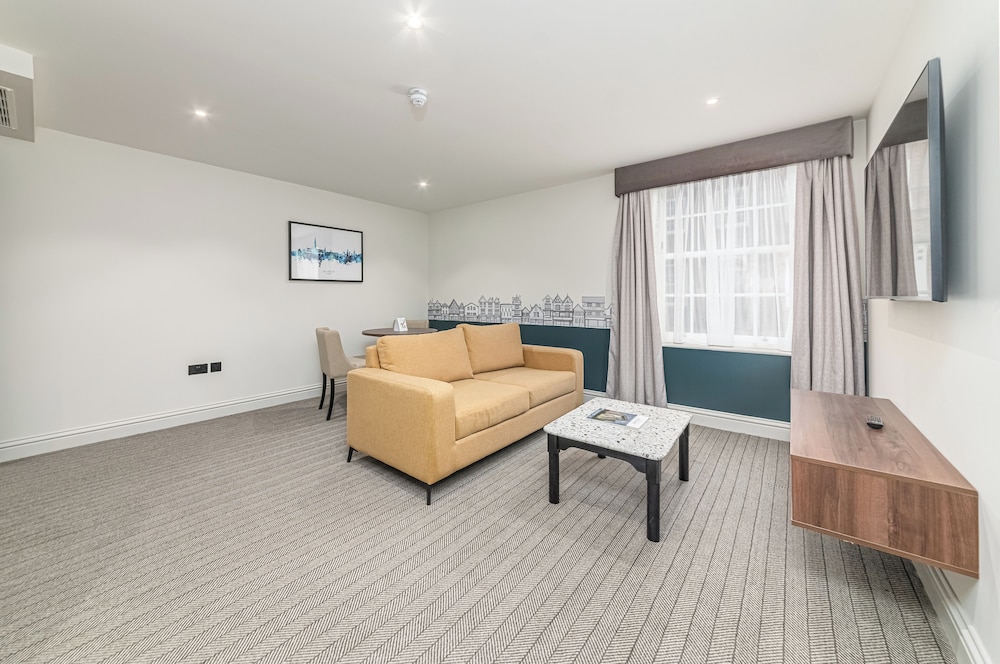 Apartment, 1 Queen Bed, Accessible - Photo 13