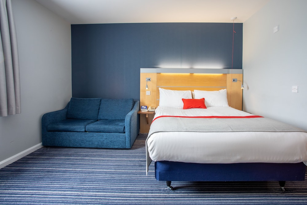 Standard Room, 1 Double Bed, Accessible (with Free Hot Breakfast) - Photo 5