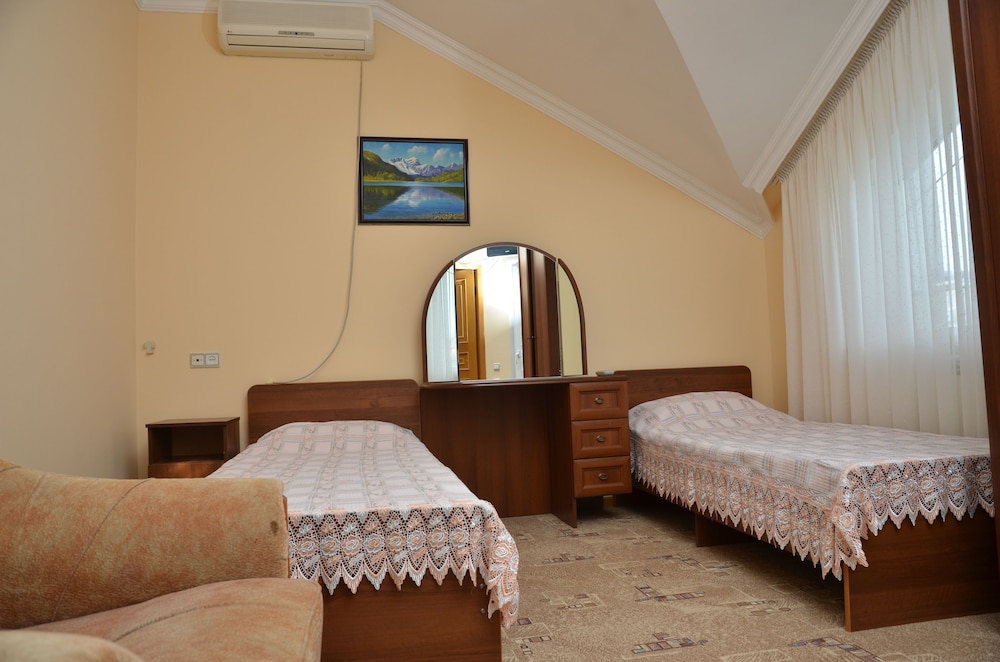 Standard Double or Twin Room photo 1