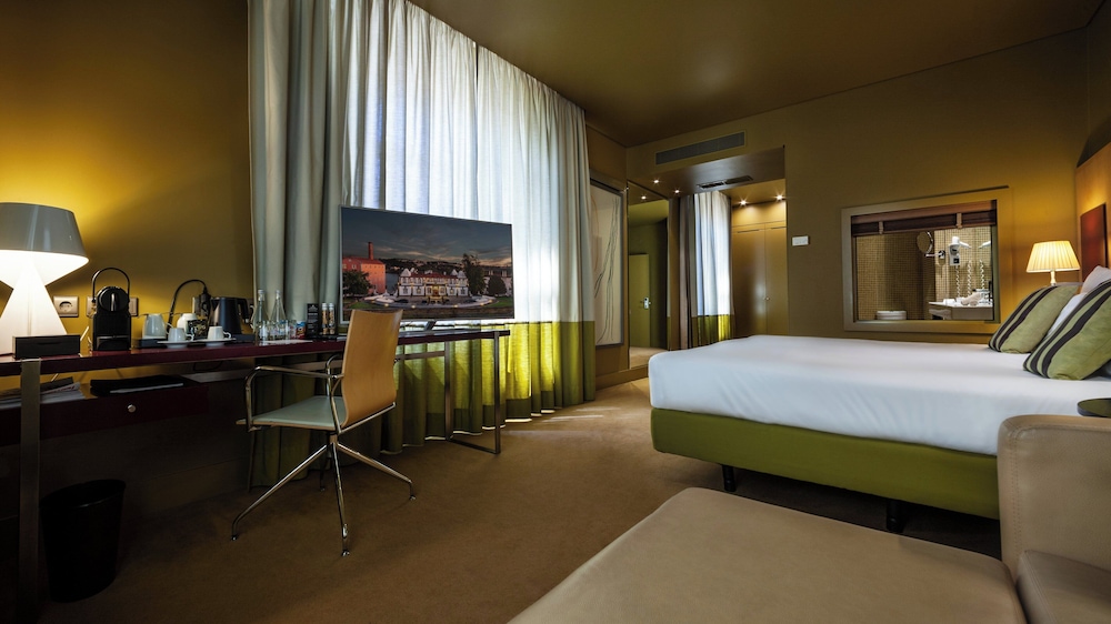 Deluxe Room (Grand View) - Photo 6