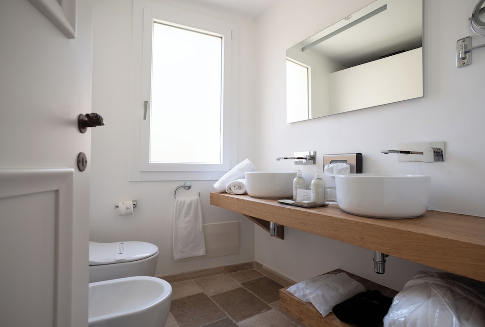 Suite - Photo 9