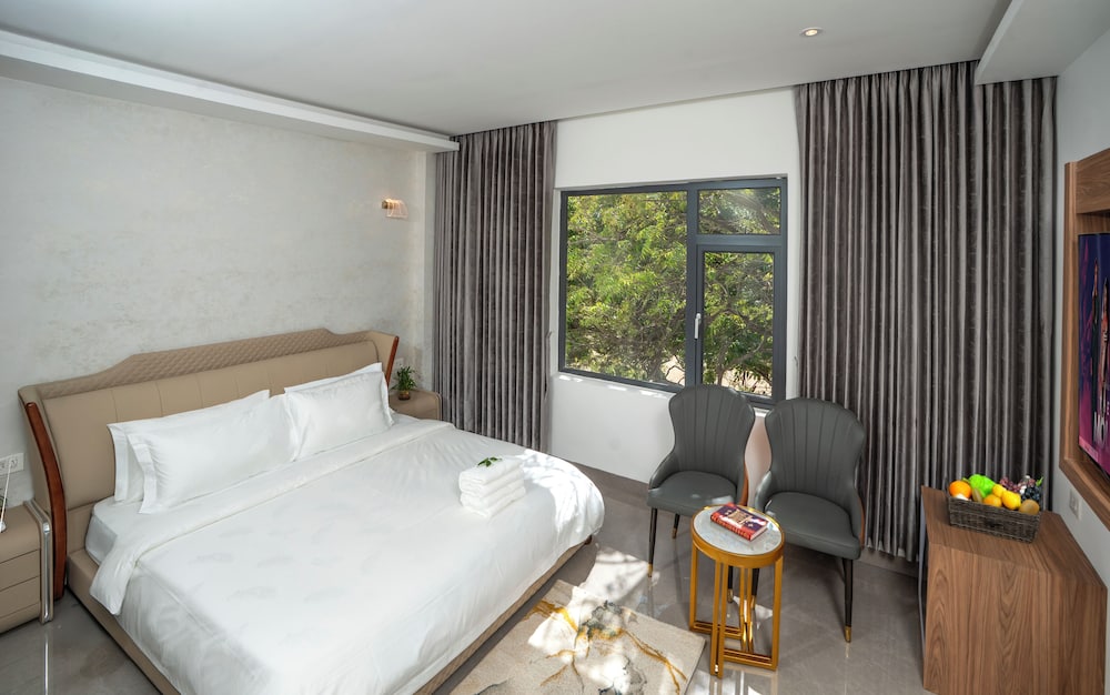 Superior Double Room, City View