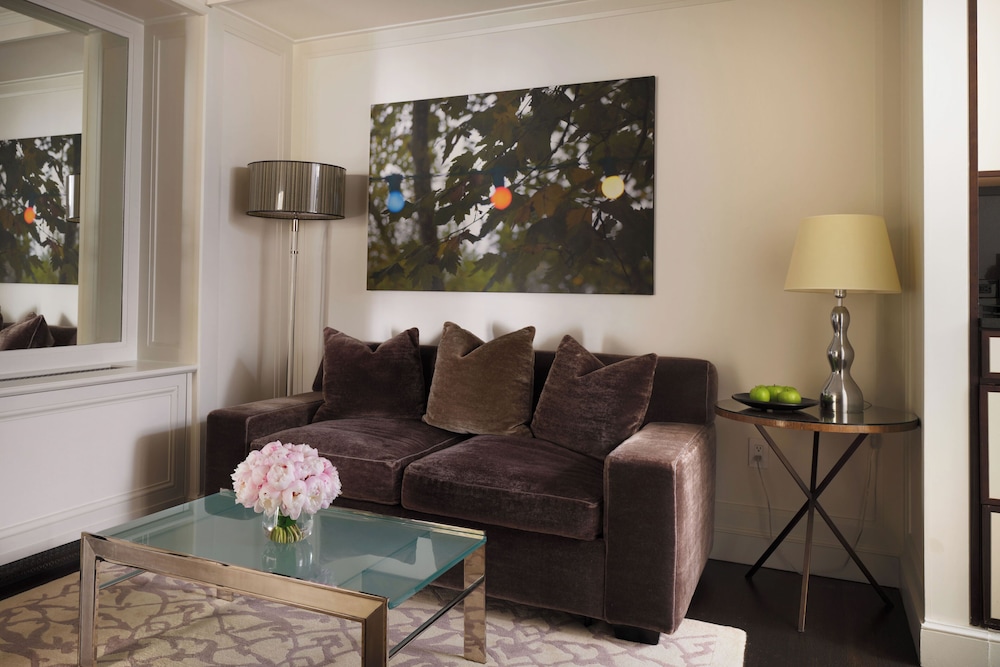 Seventy-Seven Junior Suite