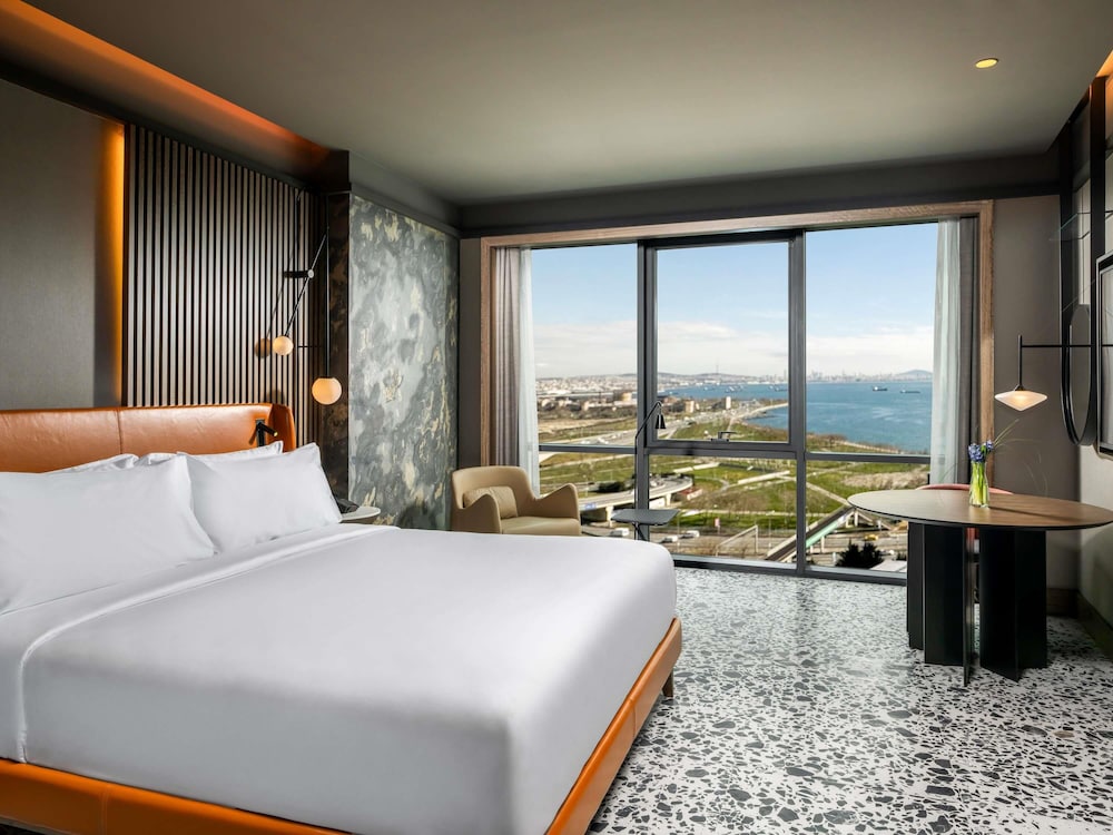Executive Suite, 1 King Bed with Sofa bed