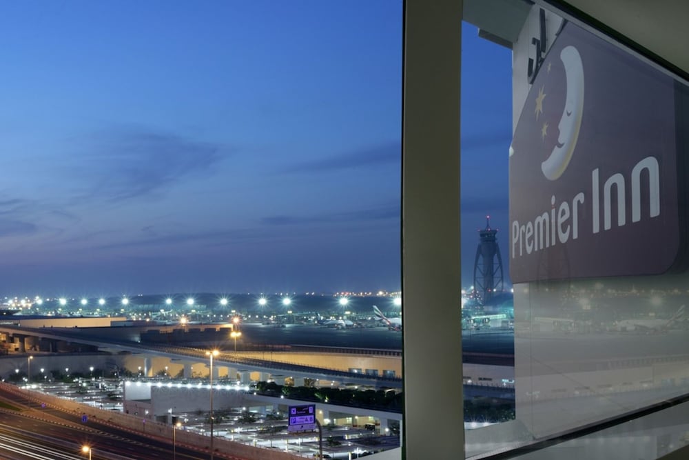 Twin Room, 2 Twin Beds, Smoking (NewStyle-Free DXB Shuttle 30min T3&T1) photo 3