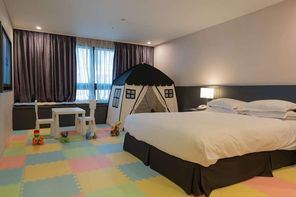 Deluxe Room, 1 Double Bed, Non Smoking photo 2