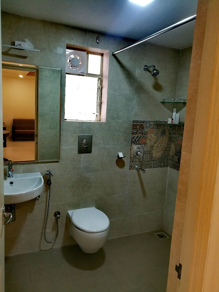 Suite, 1 Double Bed, Non Smoking photo 2