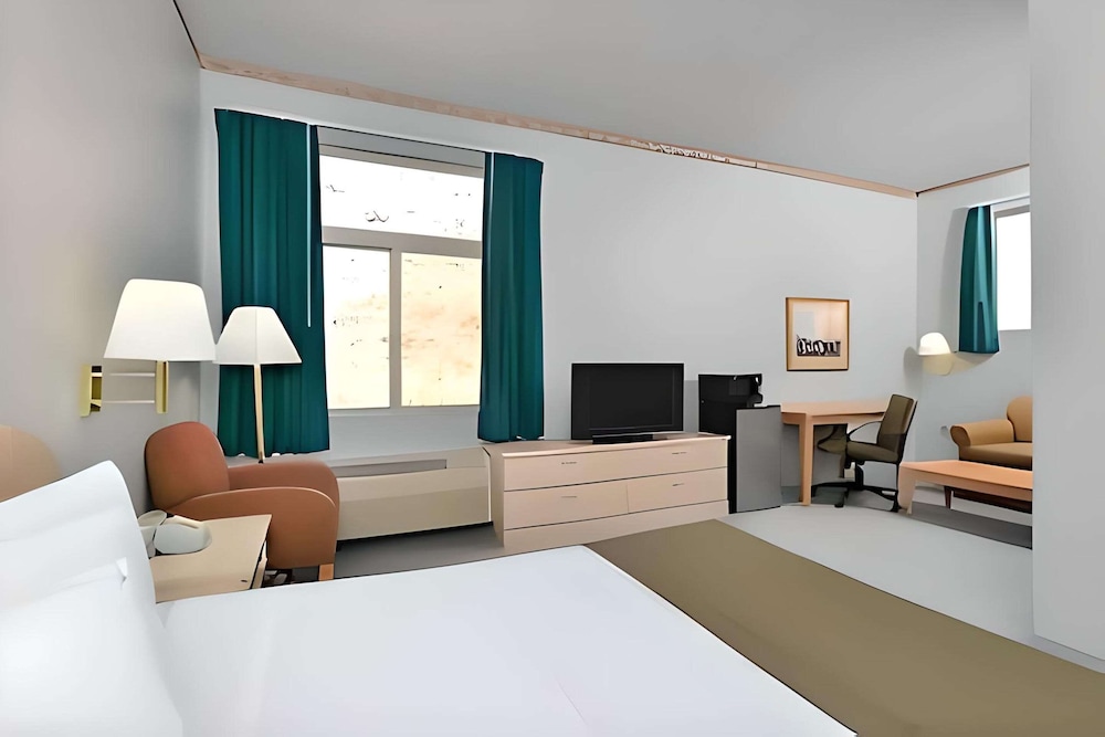 Suite, 1 King Bed, Non Smoking photo 2
