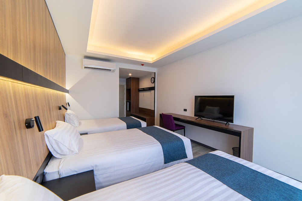 Deluxe Triple Room - Photo 2