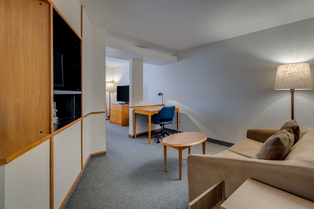 Suite, 2 Double Beds - Photo 8
