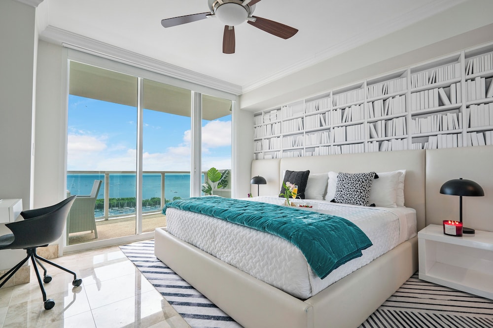 Deluxe Apartment, 1 King Bed with Sofa bed, Balcony, Ocean View1801.02