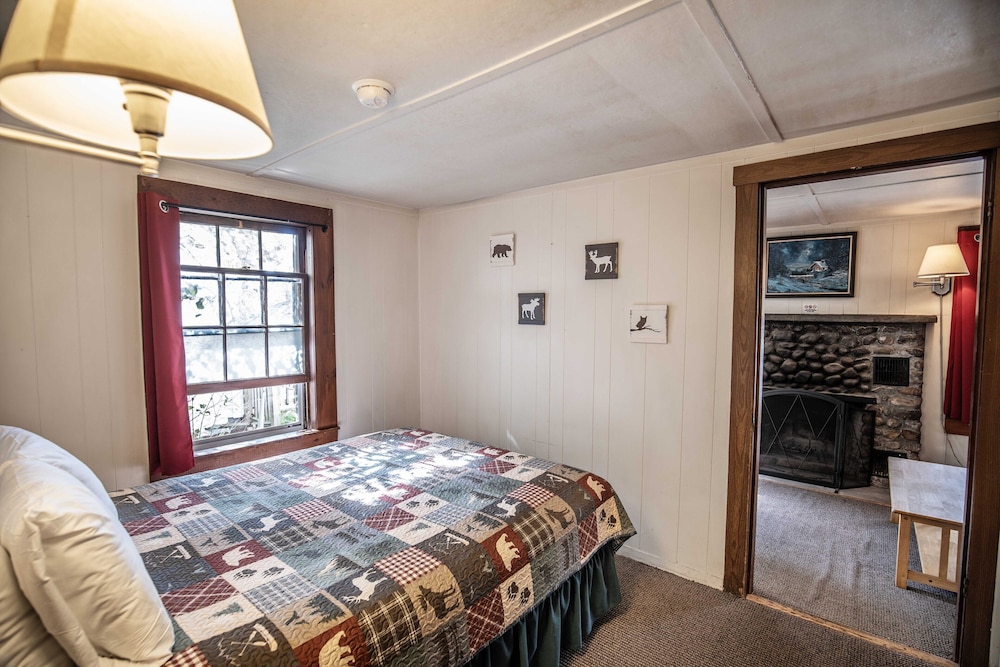 Cabin, 1 Queen Bed, River View photo 2