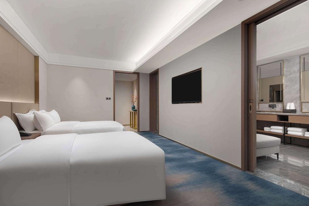 Deluxe Room, 2 Twin Beds photo 2